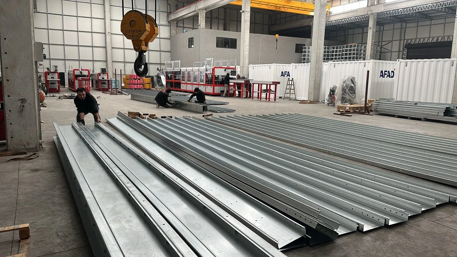 Konteyner mi Prefabrik Yapı mı? Doğru Seçim İçin Karşılaştırma