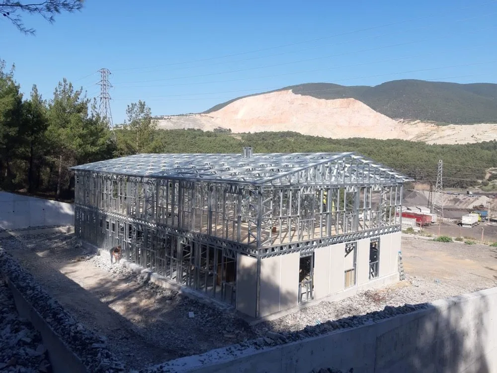 Hafif Çelik Yurt Binasi